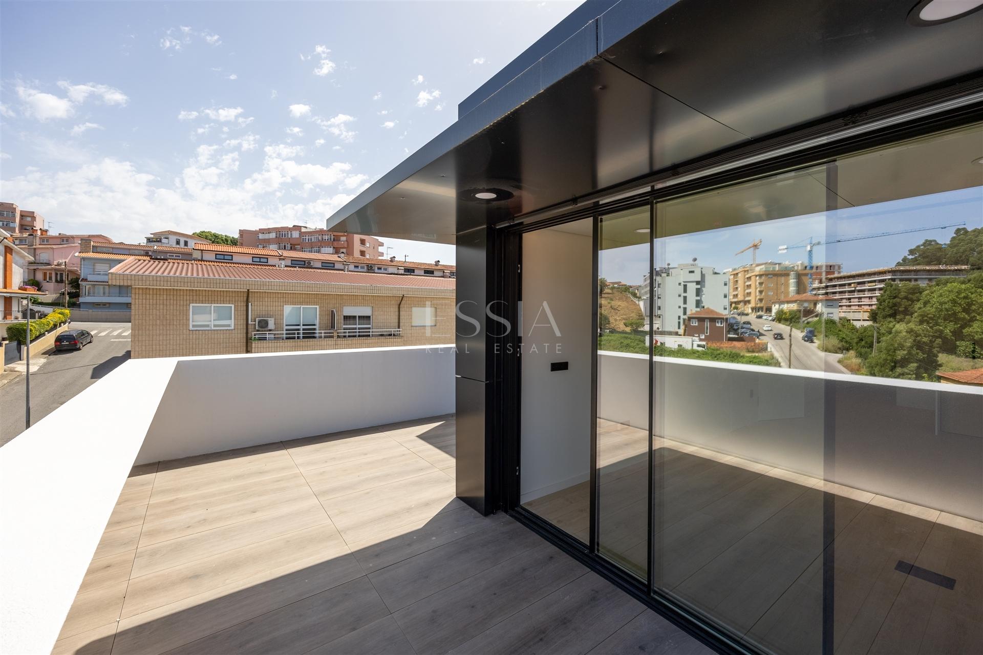 Apartamento T3 com Varandas no Centro de Gondomar