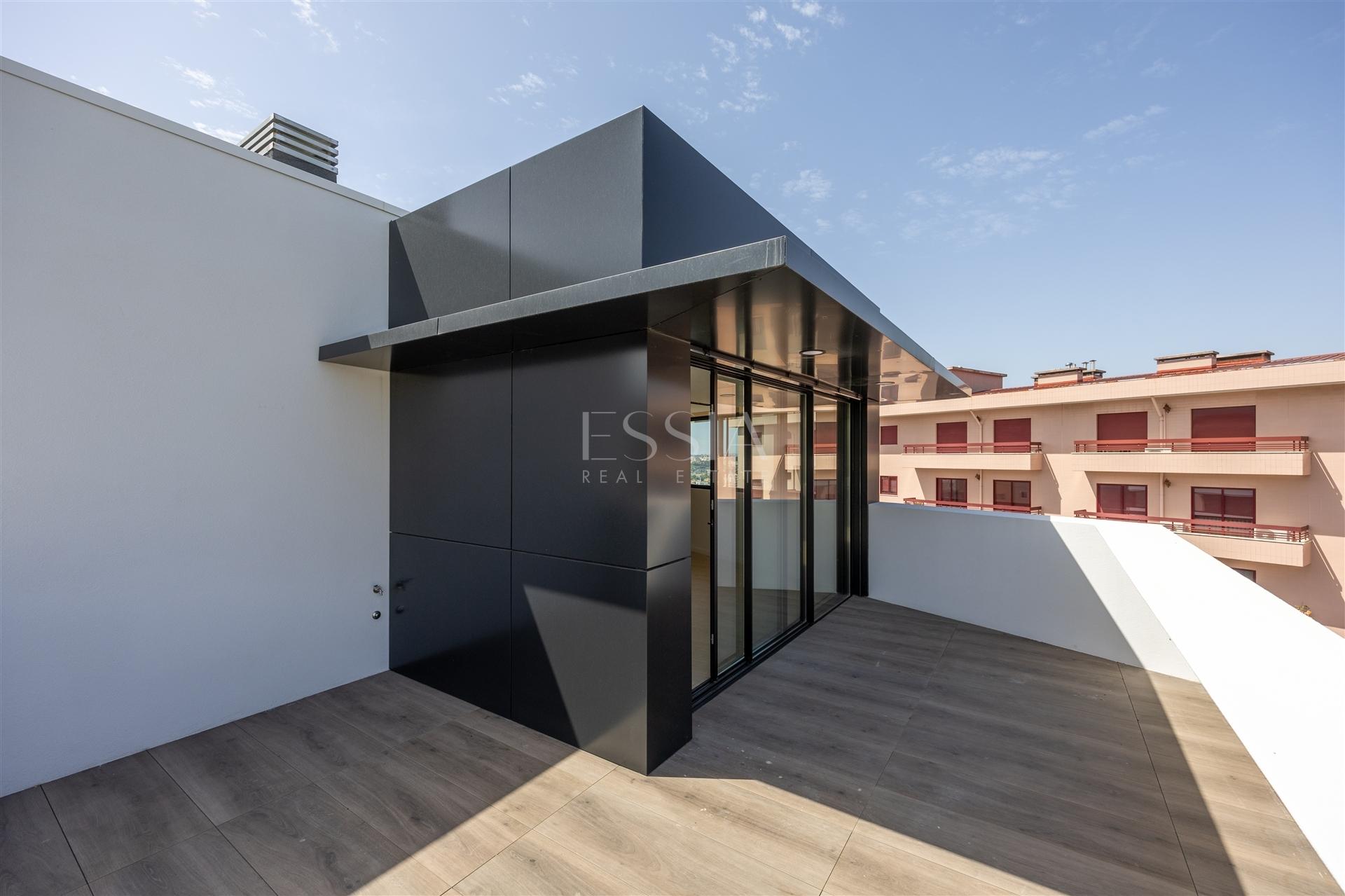 Apartamento T3 com Varandas no Centro de Gondomar