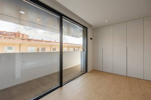Apartamento T3 com Varandas no Centro de Gondomar