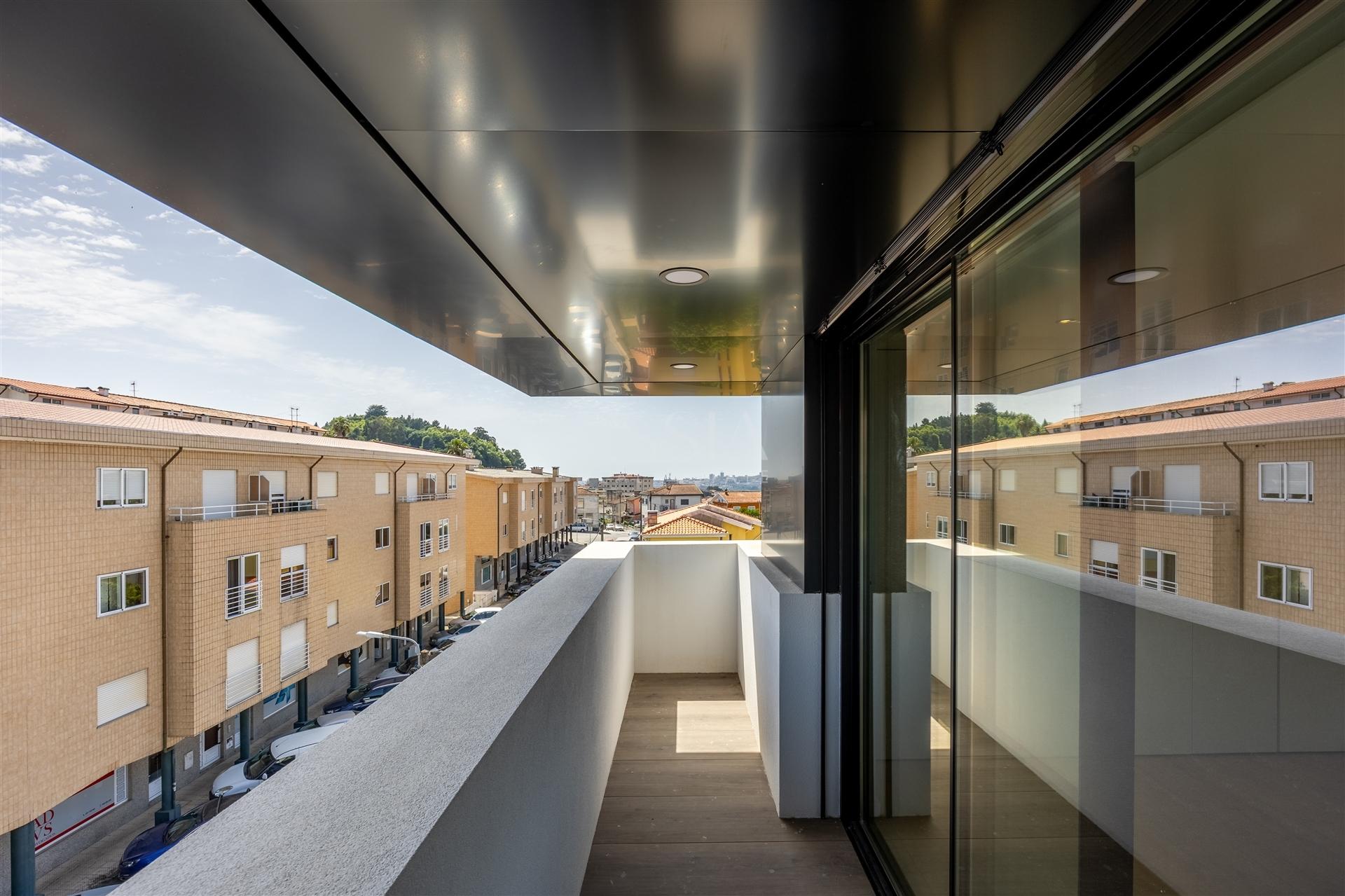 Apartamento T3 com Varandas no Centro de Gondomar