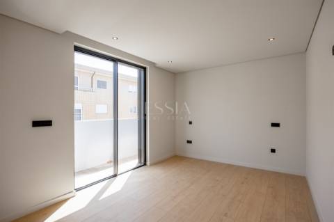 Apartamento T3 com Varandas no Centro de Gondomar