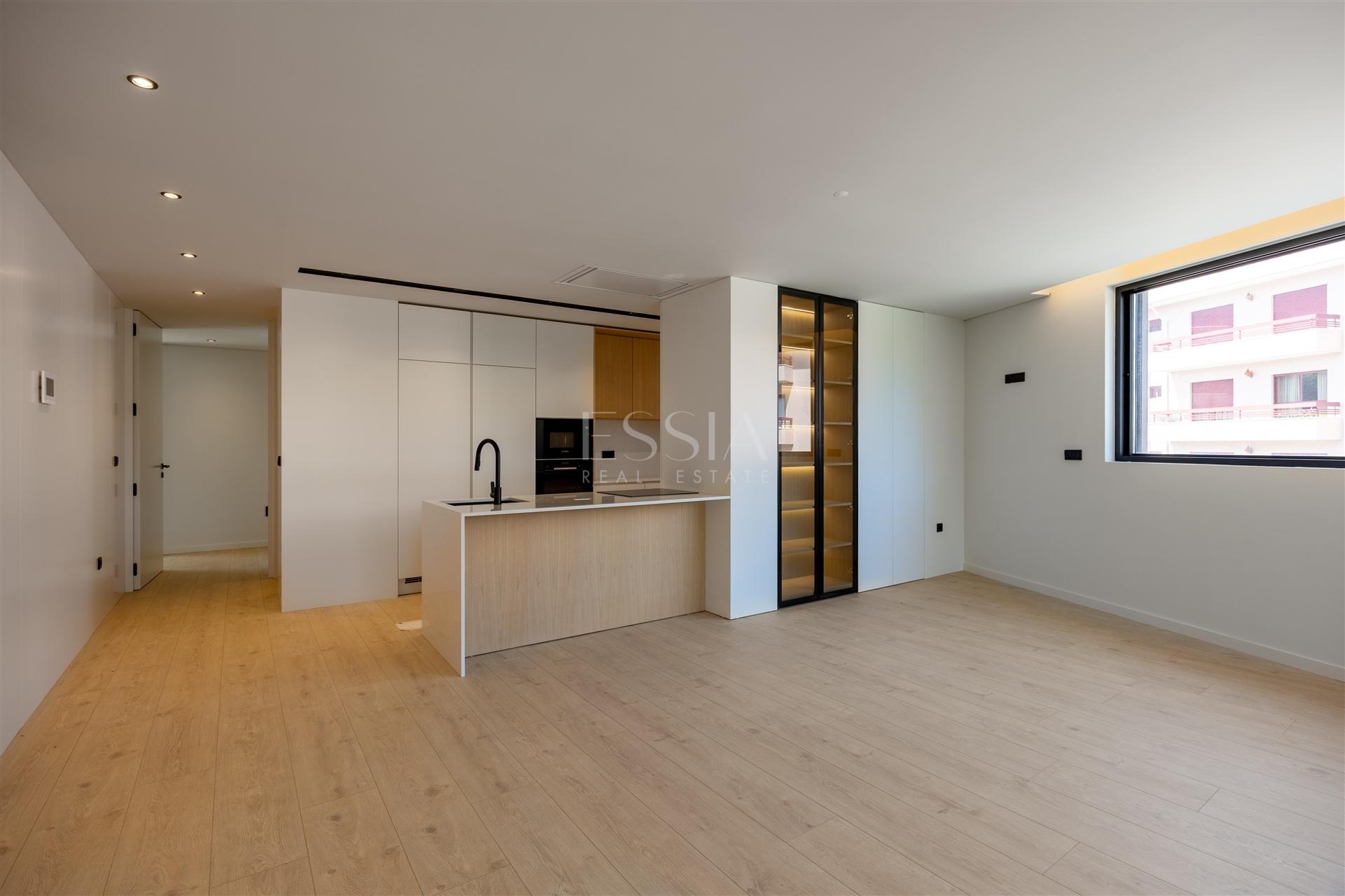 Apartamento T4 com Varandas no Centro de Gondomar