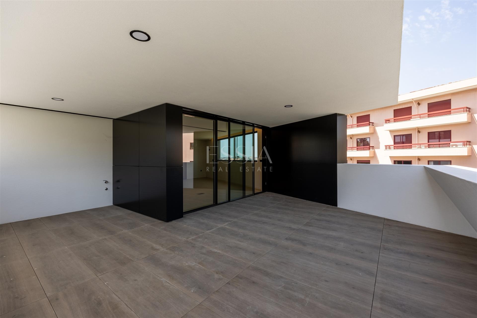 Apartamento T4 com Varandas no Centro de Gondomar