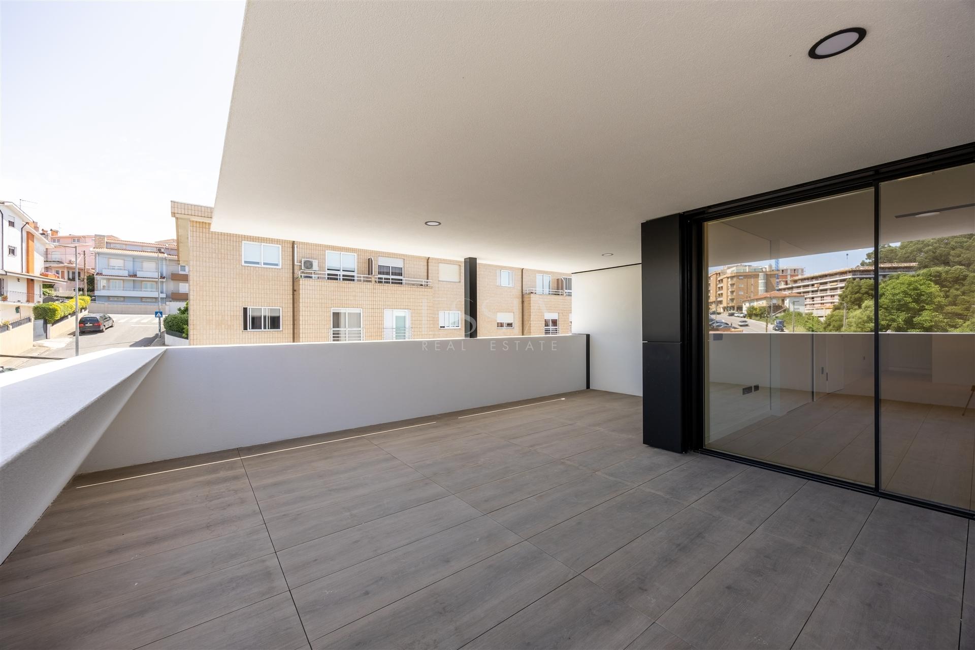 Apartamento T4 com Varandas no Centro de Gondomar