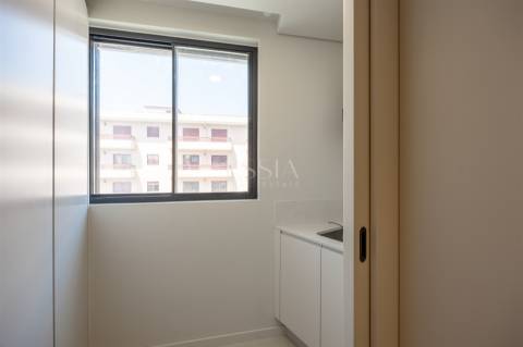 Apartamento T4 com Varandas no Centro de Gondomar