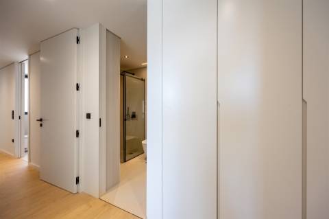 Apartamento T4 com Varandas no Centro de Gondomar