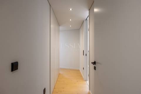 Apartamento T4 com Varandas no Centro de Gondomar