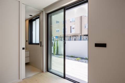 Apartamento T2 com  varandas no Centro de Gondomar