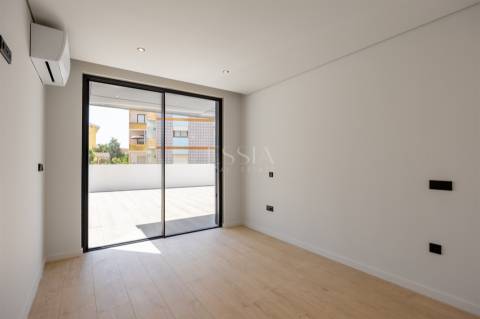 Apartamento T2 com  varandas no Centro de Gondomar