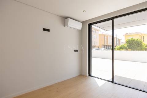 Apartamento T2 com  varandas no Centro de Gondomar