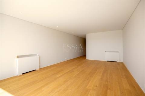 Apartamento T2 Duplex com Jardim em Nevogilde