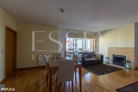 Apartamento T3 - Foz do Douro, com vistas de mar e de rio.