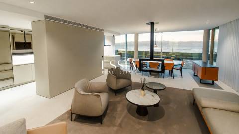 Moradia T4 com Piscina frente ao mar em Gaia