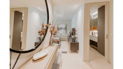 Apartamento T3 com Terraço em Primeira Linha de Mar