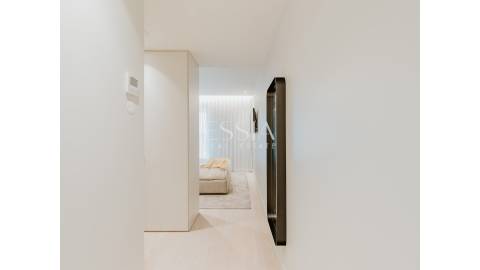 Apartamento T3 com Terraço em Primeira Linha de Mar