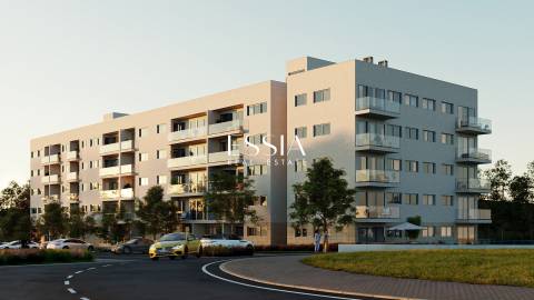 Apartamento T3 com Varanda e Garagem junto ao Arrábida Shopping
