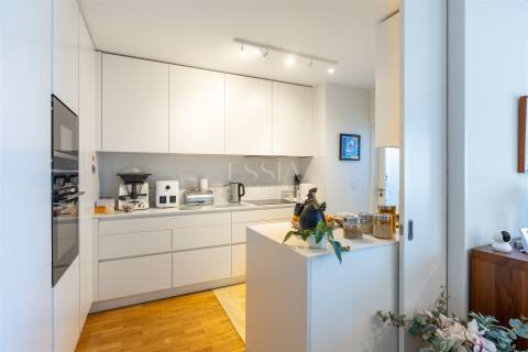 Apartamento T3 com Vistas de Mar em Matosinhos Sul