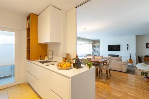 Apartamento T3 com Vistas de Mar em Matosinhos Sul