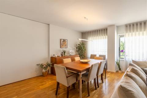 Apartamento T3 com Vistas de Mar em Matosinhos Sul