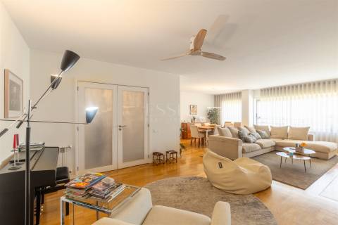 Apartamento T3 com Vistas de Mar em Matosinhos Sul