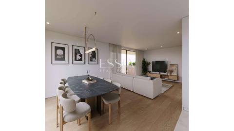Apartamento T3 com Varanda em São Félix da Marinha