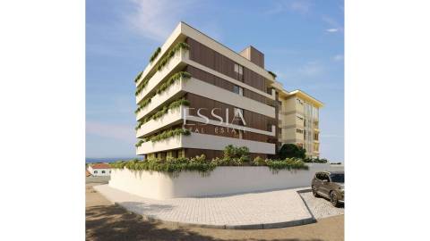 Apartamento T3 com Varanda em São Félix da Marinha