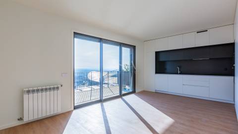 Penthouse T1 - Terraço de 39,50m2 panorâmico com cobertura.
