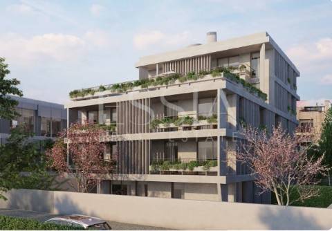 Apartamento T3 com varanda próximo Av. da Boavista no Porto