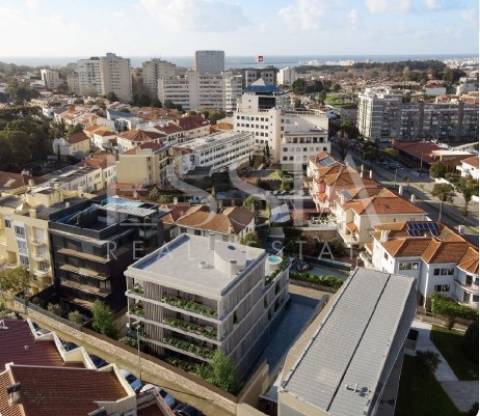 Apartamento Cobertura T4 Duplex com terraço e jacuzzi na Av. da Boavista no Porto