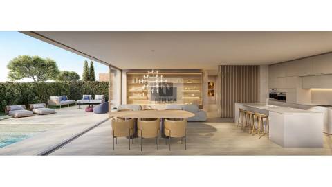 T4 Duplex com Jardim e Piscina no The Principado Cascais