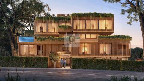 T4 Duplex com Jardim e Piscina no The Principado Cascais
