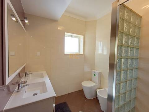 Apartamento T3 com Garagem e Vista Mar - Buarcos!