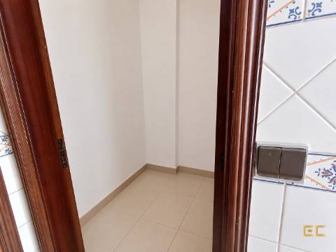 Apartamento T2 -   Alto do Forno!