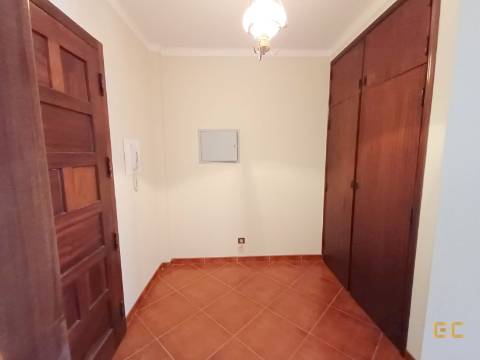Apartamento T2 -   Alto do Forno!
