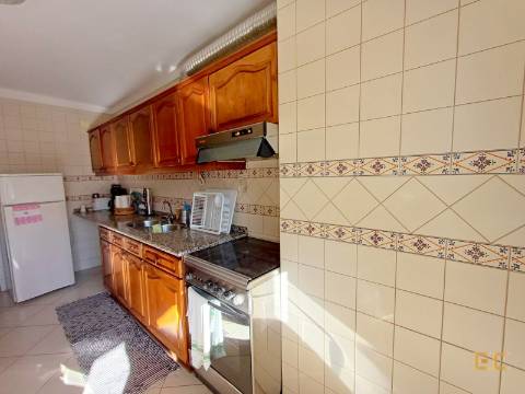 Apartamento T2 -   Alto do Forno!