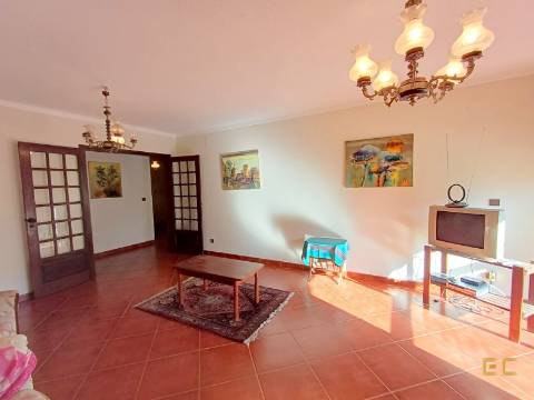 Apartamento T2 -   Alto do Forno!