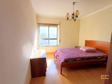 Apartamento T2 -   Alto do Forno!