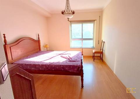 Apartamento T2 -   Alto do Forno!