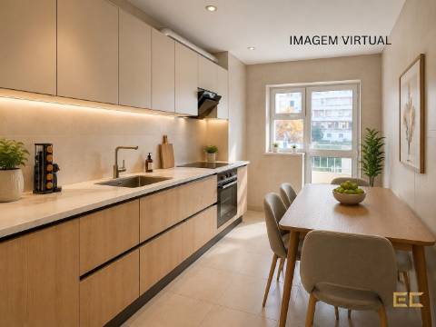 Apartamento T2 -   Alto do Forno!