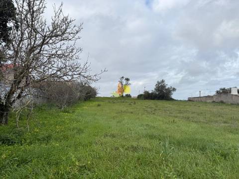 Terreno com 870m2