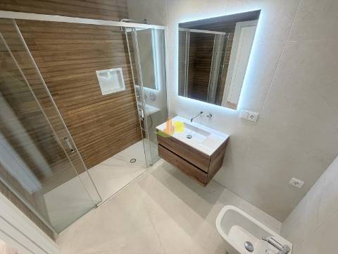 T2+2 Duplex com Garagem Dupla