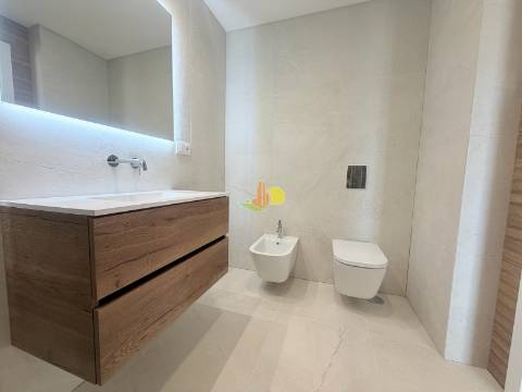 T2+2 Duplex com Garagem Dupla