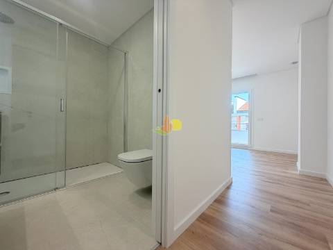 T2+2 Duplex com Garagem Dupla