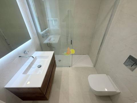 T2+2 Duplex com Garagem Dupla