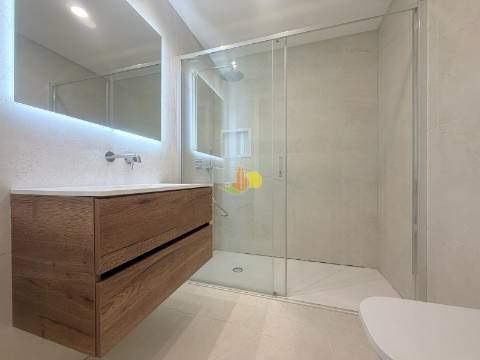 T2+2 Duplex com Garagem Dupla