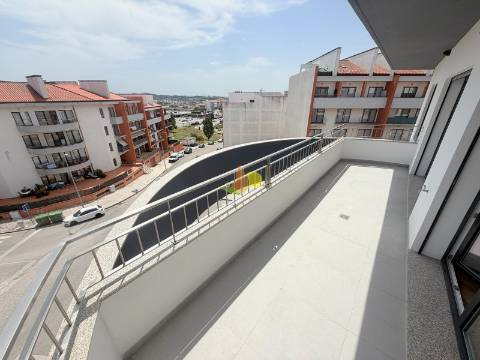 T2+2 Duplex com Garagem Dupla