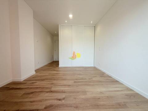 T2+2 Duplex com Garagem Dupla