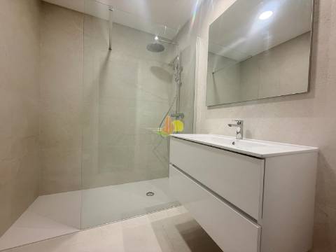 T1k Novo - Condomínio com piscina