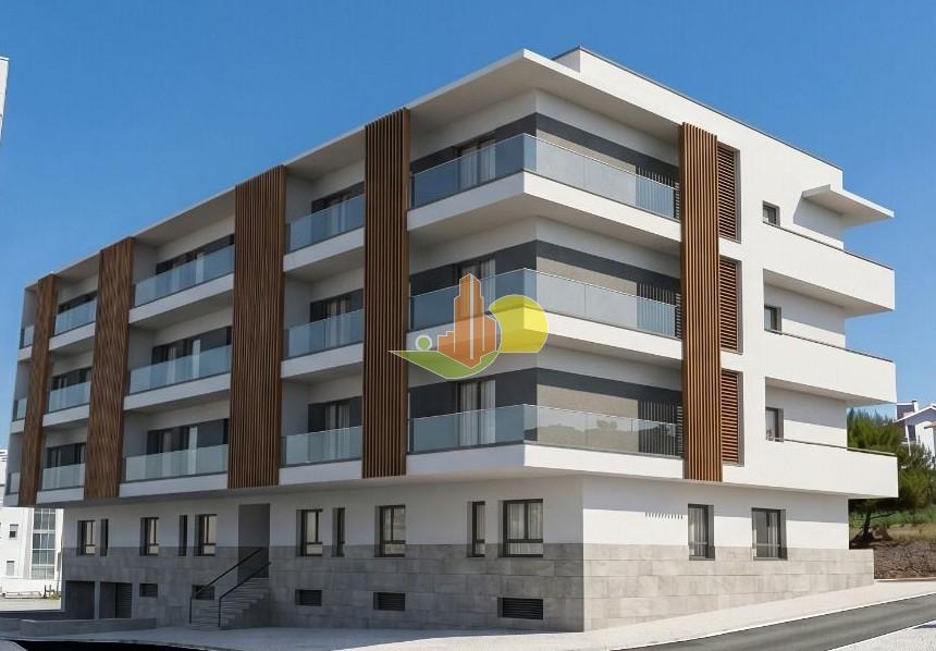 T2 Novo - Condomínio com piscina