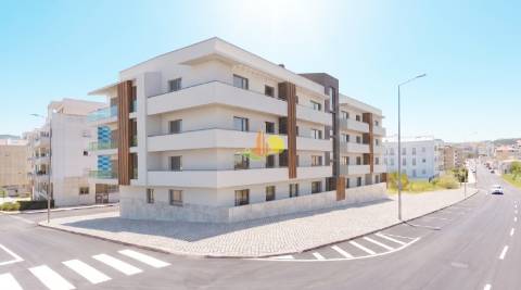 T3 Novo - Condomínio com piscina